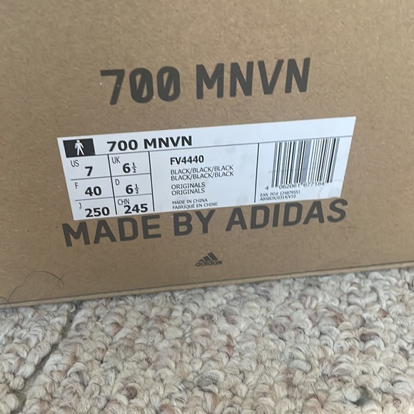 COPY - Yeezy 700 main image 6